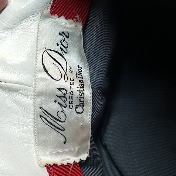 Christian Dior 'Miss Dior' 1960's Vintage Leather White and Black Mod Cloche Hat - Picture 2 of 14